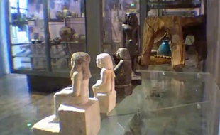 Une statuette égyptienne, datant de 1.800 avant J.C., bouge toute seule dans une vitrine du musée de l'université de Manchester