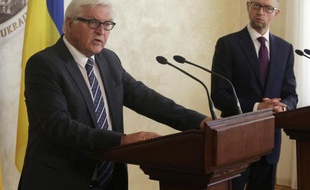 Au premier plan, le chef de la diplomatie allemande, Frank-Walter Steinmeier, le 29 mai 2015 à Kiev