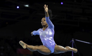 Simone Biles détient le record ultime de médailles en championnat du monde.