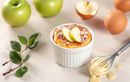Vous pensiez que le soufflé était compliqué ? Cette version ultra aérienne aux pommes va vous faire changer d’avis !