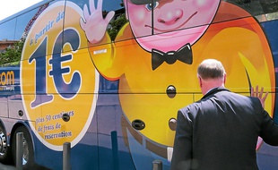 Un car Megabus à Toulouse.