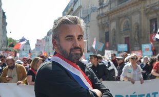 Alexis Corbière à « La fête à Macron » à Paris le samedi 5 mai.