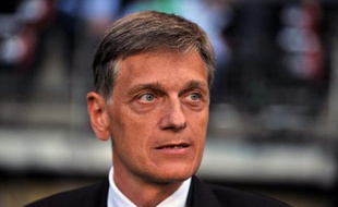 Frédéric de Saint-Sernin a été nommé lundi à la présidence du Stade Rennais en remplacement de Patrick Le Lay, a annoncé le club dans un communiqué.