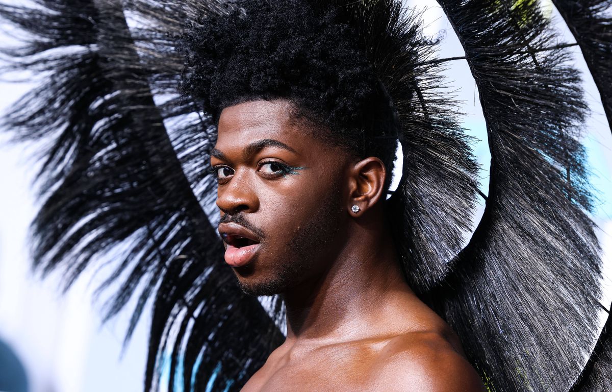 Etats-Unis : Le rappeur Lil Nas X inculpé pour avoir marché nu dans la rue et agressé des policiers