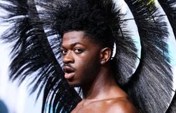 Lil Nas X inculpé pour avoir marché nu dans la rue et agressé des policiers