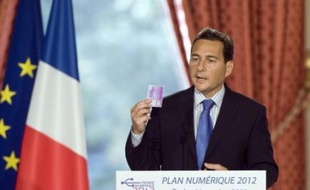 Le secrétaire d'Etat au développement à l'Economie numérique, Eric Besson, a présenté lundi les grandes lignes du plan "France Numérique 2012", qui compte 154 mesures et constitue, selon lui, l'"une des réponses à la crise" actuelle.