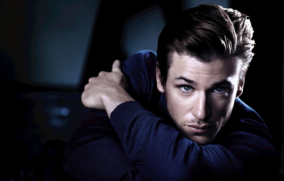 Gaspard Ulliel Saint Laurent Streaming VIDEO. Gaspard Ulliel, l’interprète de «Saint Laurent», roule pour Chanel