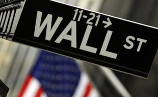 (FILES) A sign for Wall Street is seen before the opening bell in this October 15 2009 file photo. Wall Street stocks slightly rose on December 10, 2010 as a surprise narrowing of the US trade deficit and rise in consumer confidence offset fears over China's efforts to prevent its economy from overheating. The Dow Jones Industrial Average rose 4.96 points (0.04 percent) to 11,375.02 by 1530 GMT, while the S 500 index, a broader measure of the market, climbed 1.91 points (0.15 percent) to 1,234.91. AFP PHOTO/TIMOTHY A. CLARY