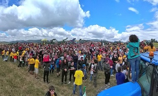 Entre 2.500 et 10.000 personnes se sont rassemblées dimanche 2 juillet pour dénoncer le projet de la future autoroute A45 entre Saint-Etienne et Lyon