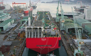 Photo fournie par Samsung Heavy Industries le 30 novembre 2013 d'un chantier naval à Geoje, Corée du Sud