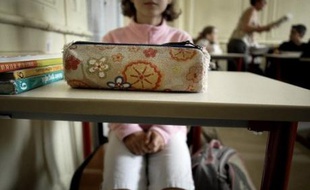 Les emplois du temps des lycéens et, surtout, des écoliers français sont parmi les plus chargés en Europe, selon "Les chiffres clés de l'Education", étude publiée en 2005 par l'office statistique européen Eurostat.