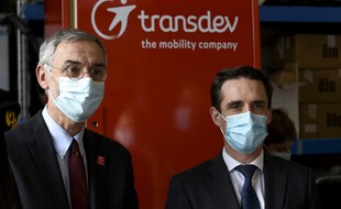 Transdev, ici en compagnie du ministre des transports français, sera chargée de la ligne de TER Marseille-Nice en 2025