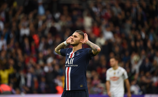 Icardi inscrit contre Angers son premier pion en Ligue 1 avec le PSG.
