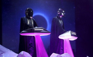 Les Daft Punk lors de la 59e cérémonie des Grammy Awards le 12 février 2017 à Los Angeles.