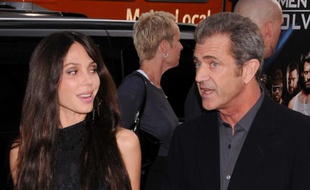 Mel Gibson et sa compagne Oksana Grigorieva à Hollywood, le 28 avril 2009.