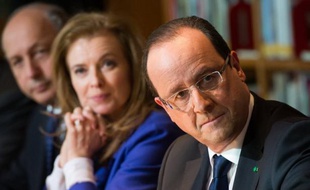 François Hollande se renddans son ancien fief électoral de Tulle pour une remise de décorations, courte parenthèse en pleine affaire Cahuzac.