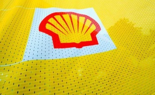 La compagnie pétrolière Shell conteste l'amende de cinq milliards de dollars infligée par le Nigeria pour une fuite de pétrole survenue en décembre sur une installation offshore alors que les enquêteurs ont déclaré jeudi à l'AFP que la négligence du groupe anglo-néerlandais ne pouvait rester impunie.