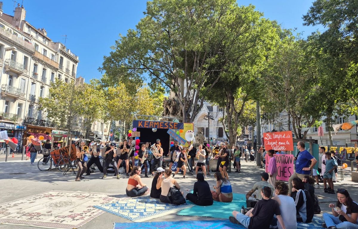« Bloquons tout » : Quiz, ateliers, zumba... A Marseille, une mobilisation dans une « ambiance festive »