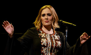La chanteuse Adele au festival de Glastonbury