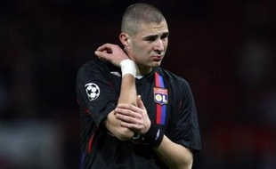 Pas assez riche mais aussi trop frileux et incohérent dans sa stratégie, le football français a encore disparu de la scène avant l'arrivée du printemps européen, comme la saison dernière, Marseille ayant cédé en 8e de finale de la C3 une semaine après l'élimination de Lyon en C1.