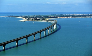 Vendredi deux personnes ont sauté du pont de l'île de Ré à quelques heures d'intervalle.