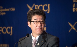 Le maire d'Osaka (Japon), Ichiro Matsui, lors d'une conférence de presse en 2017.