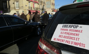 Le 10 février 2015, manifestation de taxis à Bordeaux contre le service UberPop