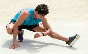 De plus en plus de bracelets connectés intègrent un capteur cardio-fréquencemètre.