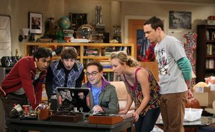 Kunal Nayyar, Simon Helberg, Johnny Galecki, Kaley Cuoco, et Jim Parsons dans «The Big Bang Theory».