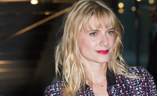 Mélanie Laurent pendant la fashion week de Paris en juillet 2017