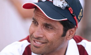 Le Qatariote Nasser Al-Attiyah, vainqueur du Dakar 2011 sur Volkswagen, et qui défendait son titre sur Hummer, a abandonné mardi lors de la 9e étape du Dakar-2012 en raison de problèmes mécaniques, a annoncé la direction du rallye à Iquique au Chili.