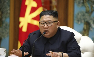 Kim Jong-un lors d'une réunion du bureau politique du comité central du Parti des travailleurs, à Pyongyang le 11 avril 2020.