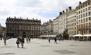Vue de Lyon. La place des Terreaux est une place située dans le 1er arrondissement de Lyon, sur la presqu’ile entre le Rhône et la Saône, au pied de la colline de la Croix Rousse.
Crédit:XAVIER VILA