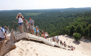 La Dune du Pilat est victime de son succès. Credit: Caro / Hoffmann/SIPA - 1812131733