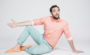 Dans Scènes de ménages, David Mora incarne Fabien.
