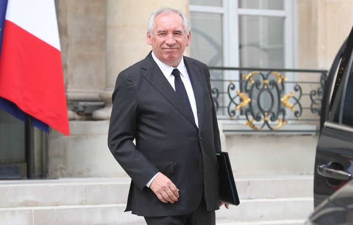 Bretagne, Corse, Var… Où partent en vacances les ministres de Bayrou ?