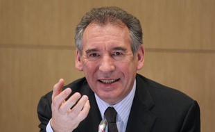 François Bayrou, le 12 février 2011, lors d'une conférence de presse au siège du MoDem.
