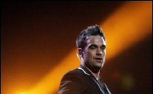 Le chanteur britannique Robbie Williams, connu pour ses tendances dépressives, a été admis mardi, jour de son anniversaire, dans un centre de désintoxication aux Etats-Unis pour traiter une dépendance aux médicaments.