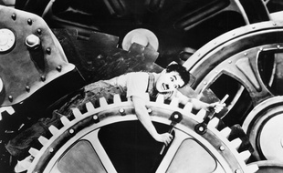 Charlie Chapli dans « Les Temps modernes » (1936).