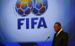 Le patron de la CAF, la confédération africaine de football, Issa Hayatou, lors d'une conférence le 22 juin 2008 à Johannesbourg.