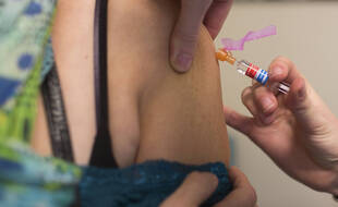 l'ARS Île-de-France mise sur les médecins de ville et pharmacies pour accélérer les injections de la 3e dose