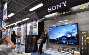 Un téléviseur Sony dans un magasin de Tokyo, le 31 juillet 2014