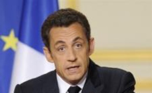 Nicolas Sarkozy a confirmé le lancement de la réforme des études au lycée dans les classes de seconde à partir de la rentrée 2009 avec pour objectif la mise en place d'un "nouveau lycée" à l'horizon 2012, lundi dans un discours devant les cadres dirigeants de l'éducation.