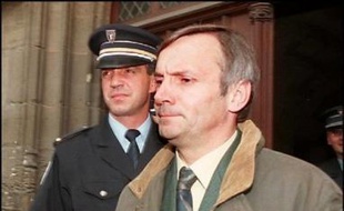 La Commission de révision des condamnations pénales a rejeté lundi la demande de révision de Jean-Marc Deperrois, condamné dans les années 1990 dans l'affaire de la Josacine empoisonnée et qui a toujours clamé son innocence.