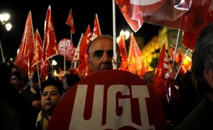 Les deux principaux syndicats espagnols, UGT et CCOO, ont annoncé vendredi une grève générale le 29 mars pour protester "contre la réforme du travail et en défense des services publics", qui se tiendra à la veille de la présentation du budget 2012 marqué par l'austérité.