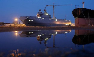 Le Vladivostok, un bâtiment de type Mistral commandé par la Russie aux chantiers navals STX de Saint-Nazaire, le 23 juin 2014