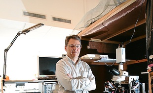 Christophe Bernard dans son laboratoire à la Timone (10e).