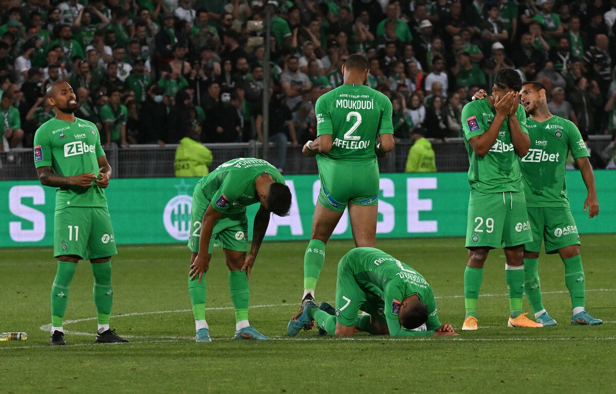 Qui sont les principaux responsables du naufrage en Ligue 2 de l'ASSE ?