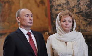 Le président russe Vladimir Poutine et son épouse Lioudmila ont annoncé jeudi avoir divorcé dans une interview à la télévision russe, ont rapporté les agences russes.