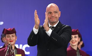 Gianni Infantino qui pense à son sondage maison.